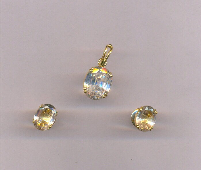 GOLD HALF SET PENDENT PLAIN EXCLUSIVE