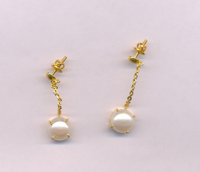 GOLD HANGING