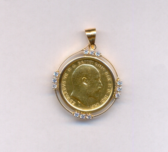 GOLD PENDENT DESIGNER EXCLUSIVE