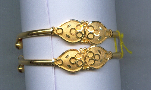 GOLD BANGLE BABY