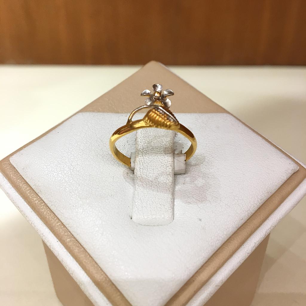 GOLD RING LADIES PLAIN FANCY