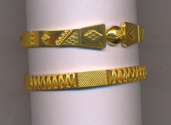 GOLD BANGLE