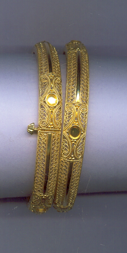 GOLD BANGLE