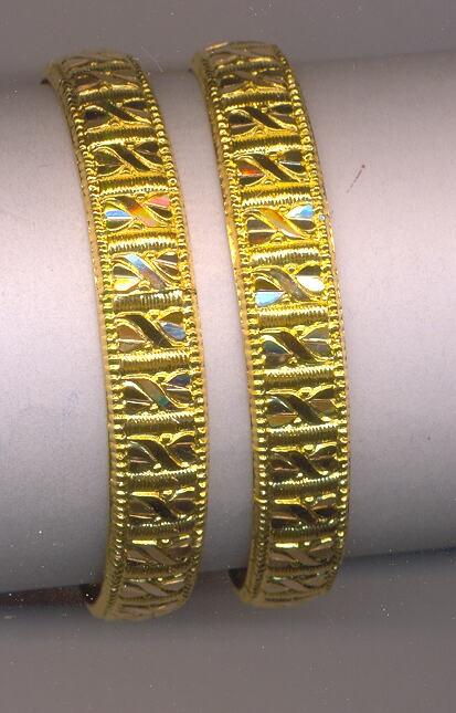 GOLD BANGLE