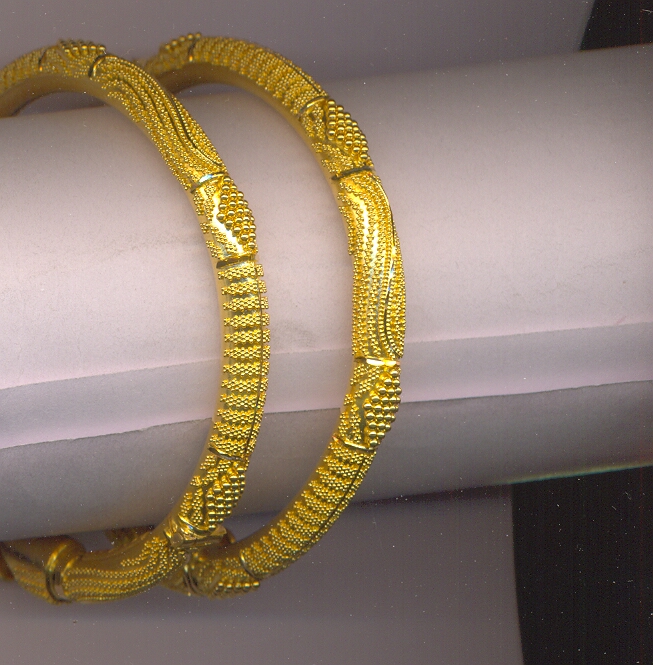 GOLD BANGLE