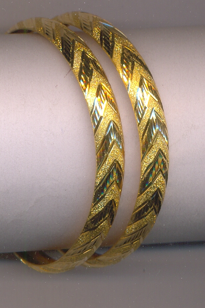 GOLD BANGLE