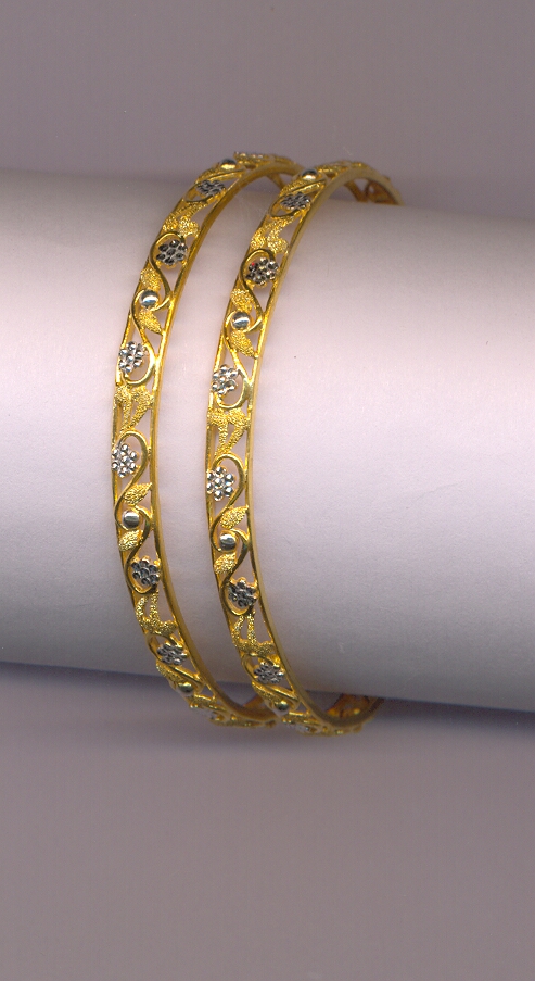 GOLD BANGLE