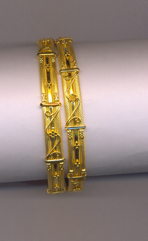 GOLD BANGLE