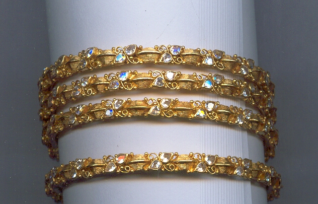 GOLD BANGLE ANTIQUE EXCLUSIVE