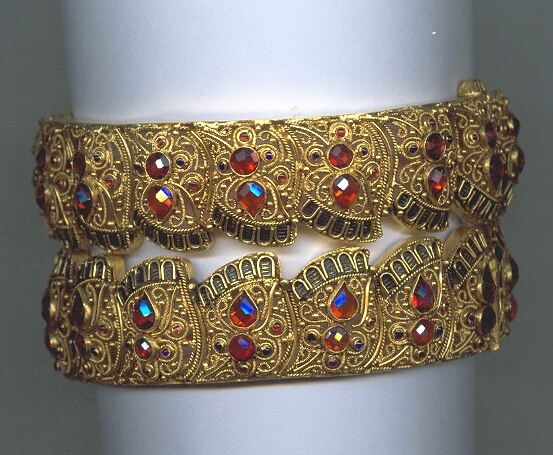 GOLD BANGLE ANTIQUE EXCLUSIVE