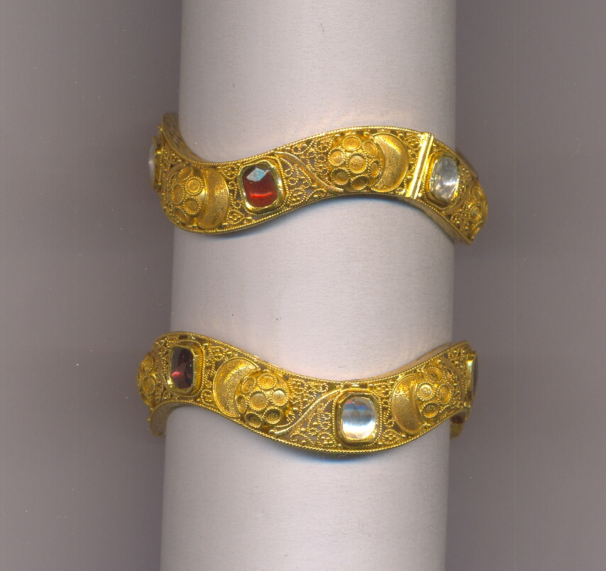 GOLD BANGLE ANTIQUE EXCLUSIVE