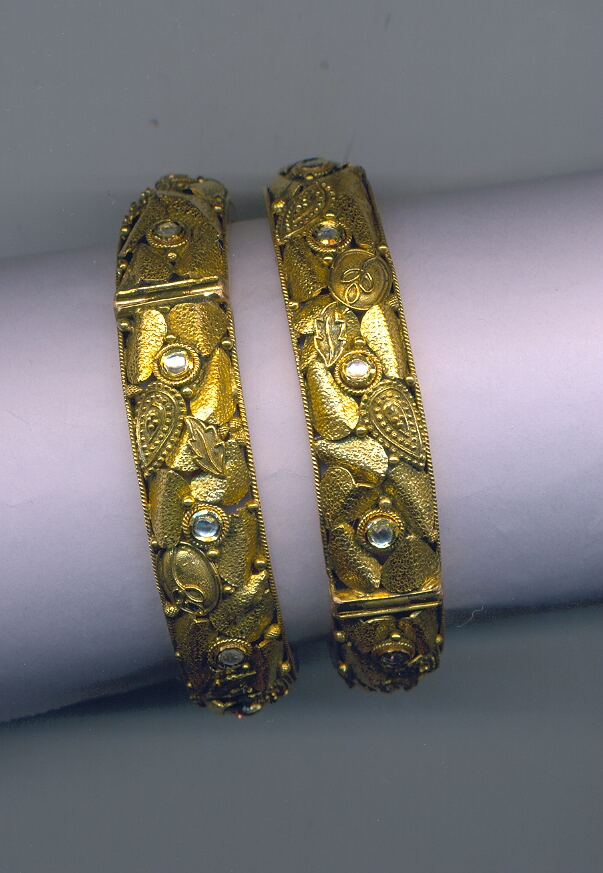 GOLD BANGLE ANTIQUE GENERAL