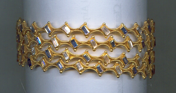 GOLD BANGLE DESIGNER EXCLUSIVE