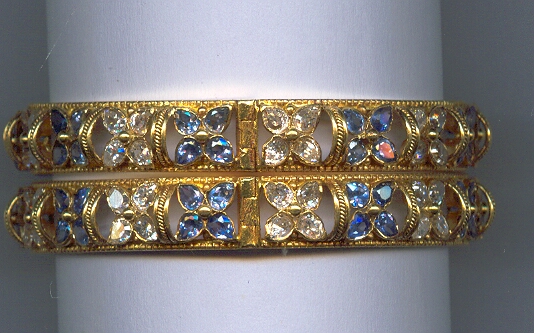 GOLD BANGLE DESIGNER EXCLUSIVE