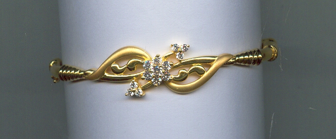 GOLD BANGLE DESIGNER EXCLUSIVE