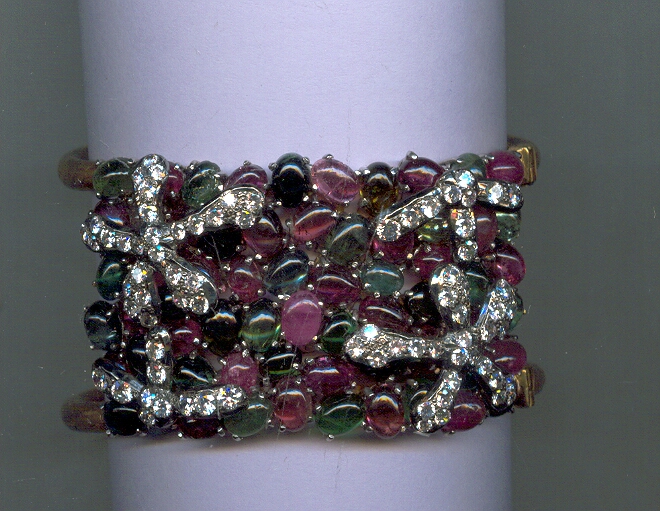 GOLD BANGLE DESIGNER EXCLUSIVE