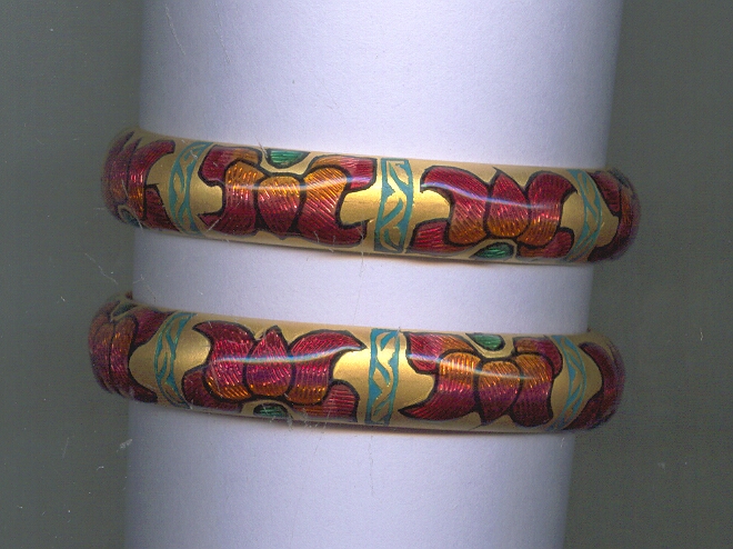 GOLD BANGLE DESIGNER EXCLUSIVE