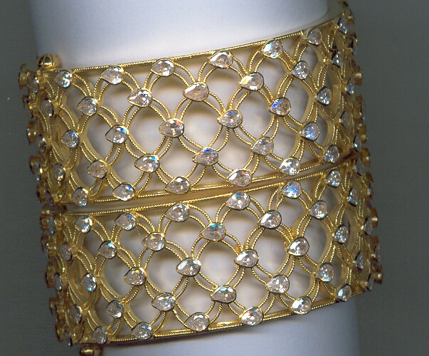 GOLD BANGLE DESIGNER GENERAL