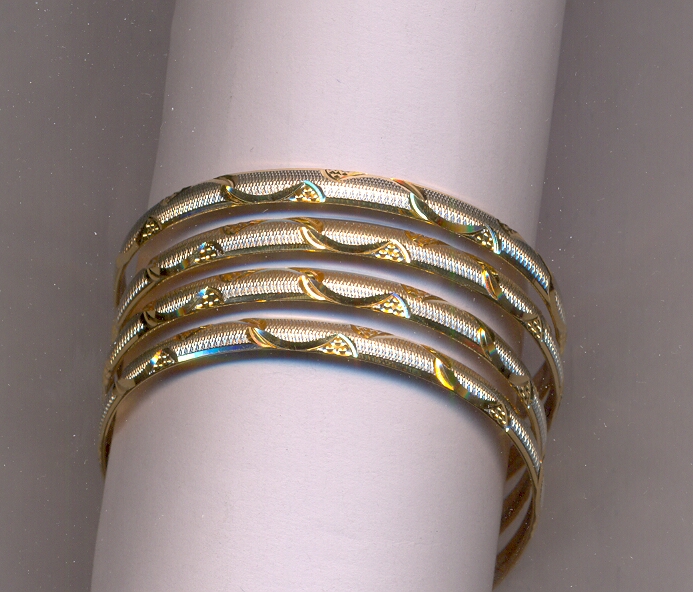 GOLD BANGLE MACHINE CUTTING FANCY