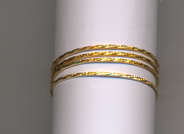 GOLD BANGLE MACHINE CUTTING FANCY