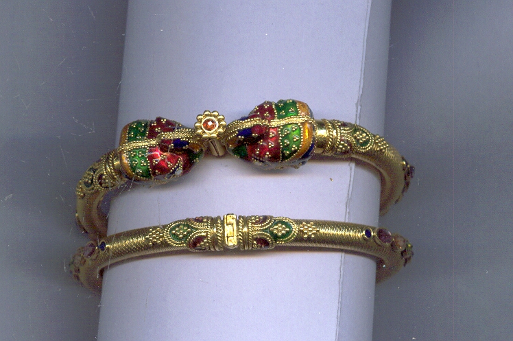 GOLD BANGLE PLAIN EXCLUSIVE