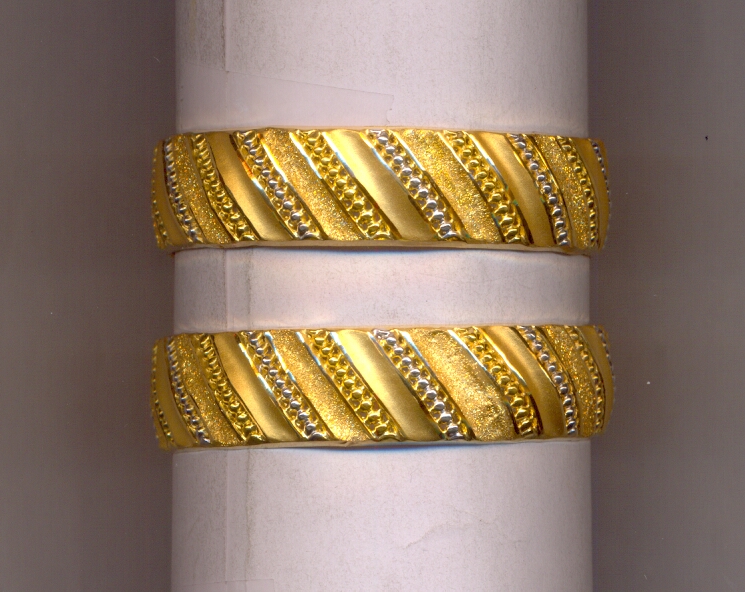 GOLD BANGLE PLAIN EXCLUSIVE