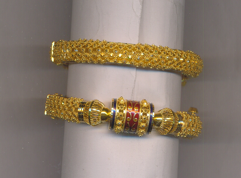 GOLD BANGLE PLAIN EXCLUSIVE