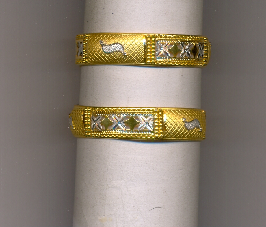 GOLD BANGLE PLAIN EXCLUSIVE