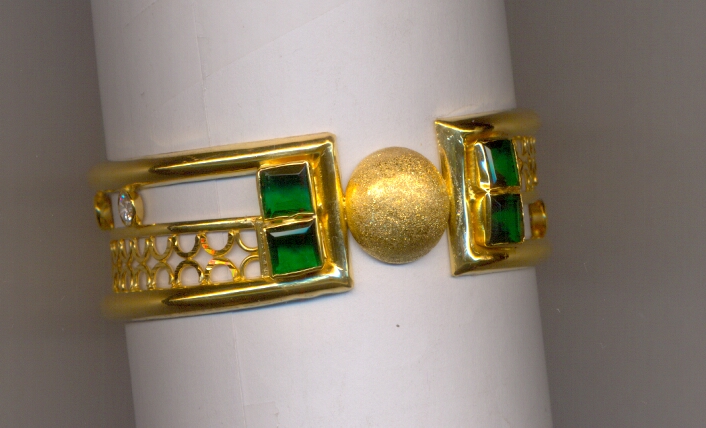 GOLD BANGLE PLAIN EXCLUSIVE