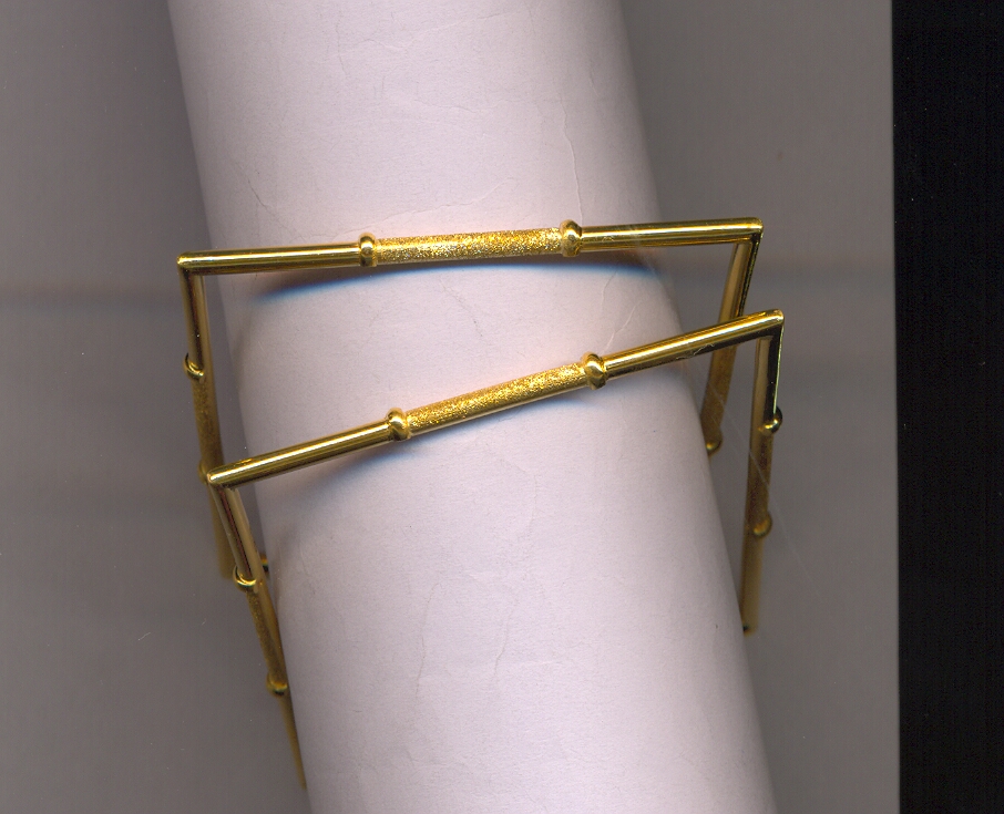 GOLD BANGLE PLAIN EXCLUSIVE