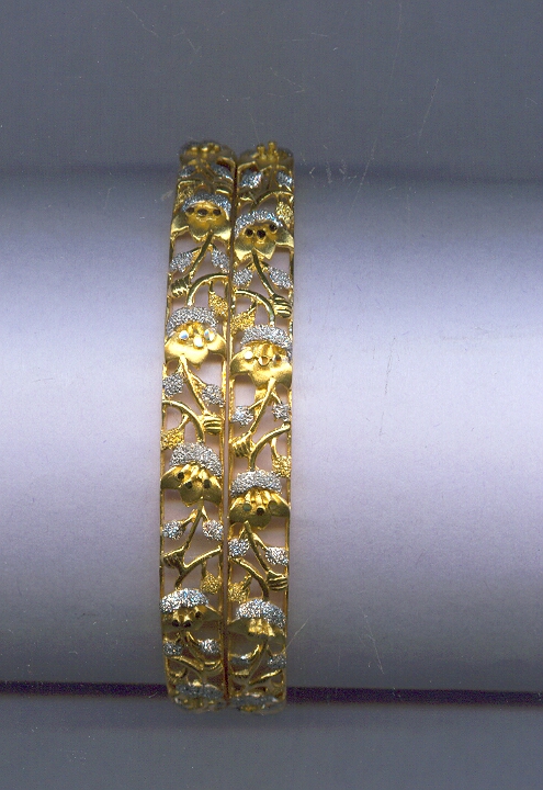 GOLD BANGLE PLAIN EXCLUSIVE