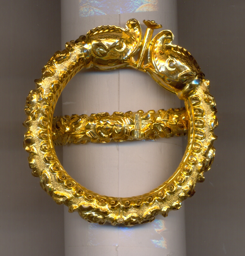 GOLD BANGLE PLAIN EXCLUSIVE