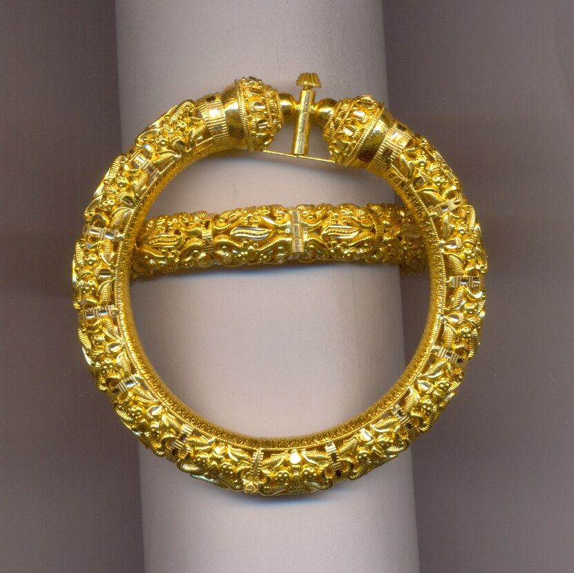 GOLD BANGLE PLAIN EXCLUSIVE