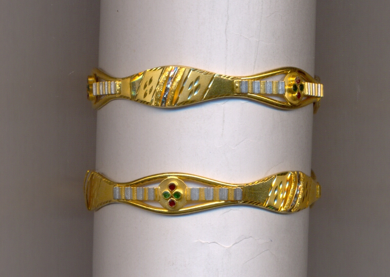 GOLD BANGLE PLAIN EXCLUSIVE