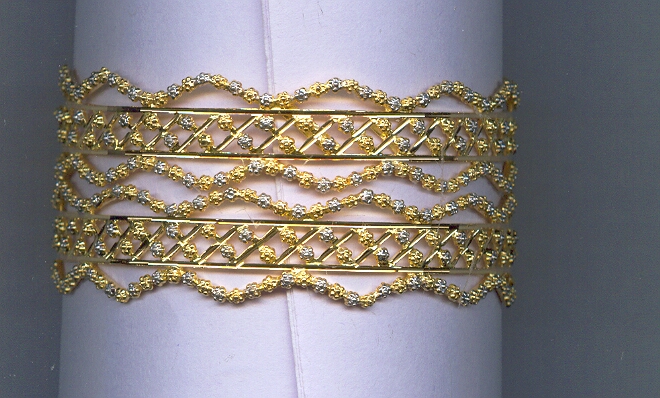 GOLD BANGLE PLAIN EXCLUSIVE