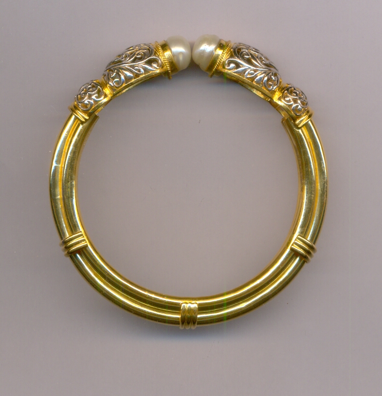 GOLD BANGLE PLAIN EXCLUSIVE