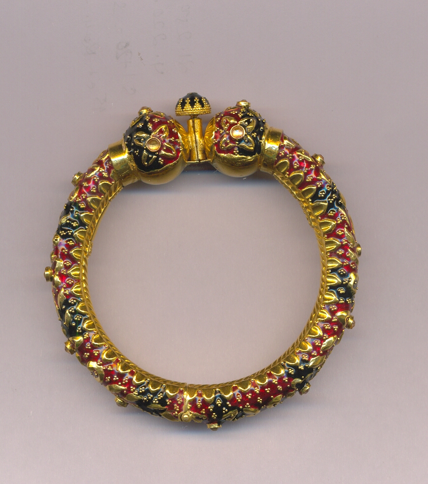 GOLD BANGLE PLAIN EXCLUSIVE