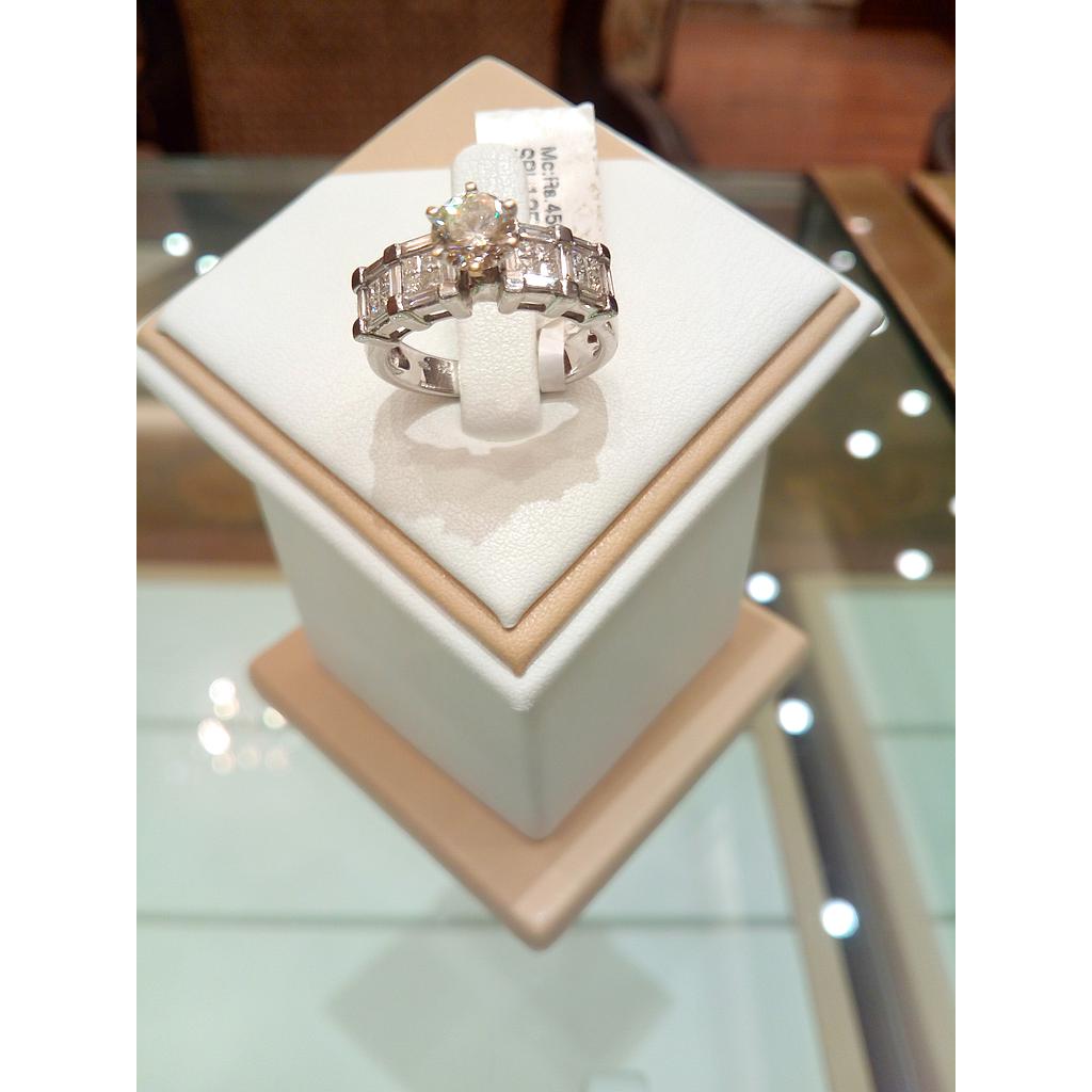 DIAMOND RING