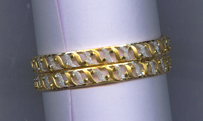 GOLD BANGLE PLAIN EXCLUSIVE