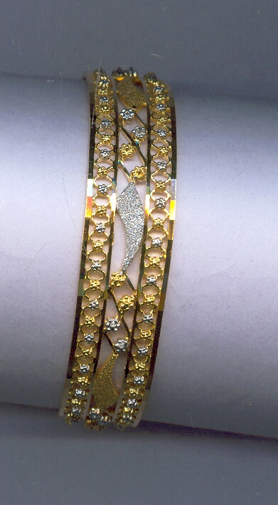 GOLD BANGLE PLAIN EXCLUSIVE