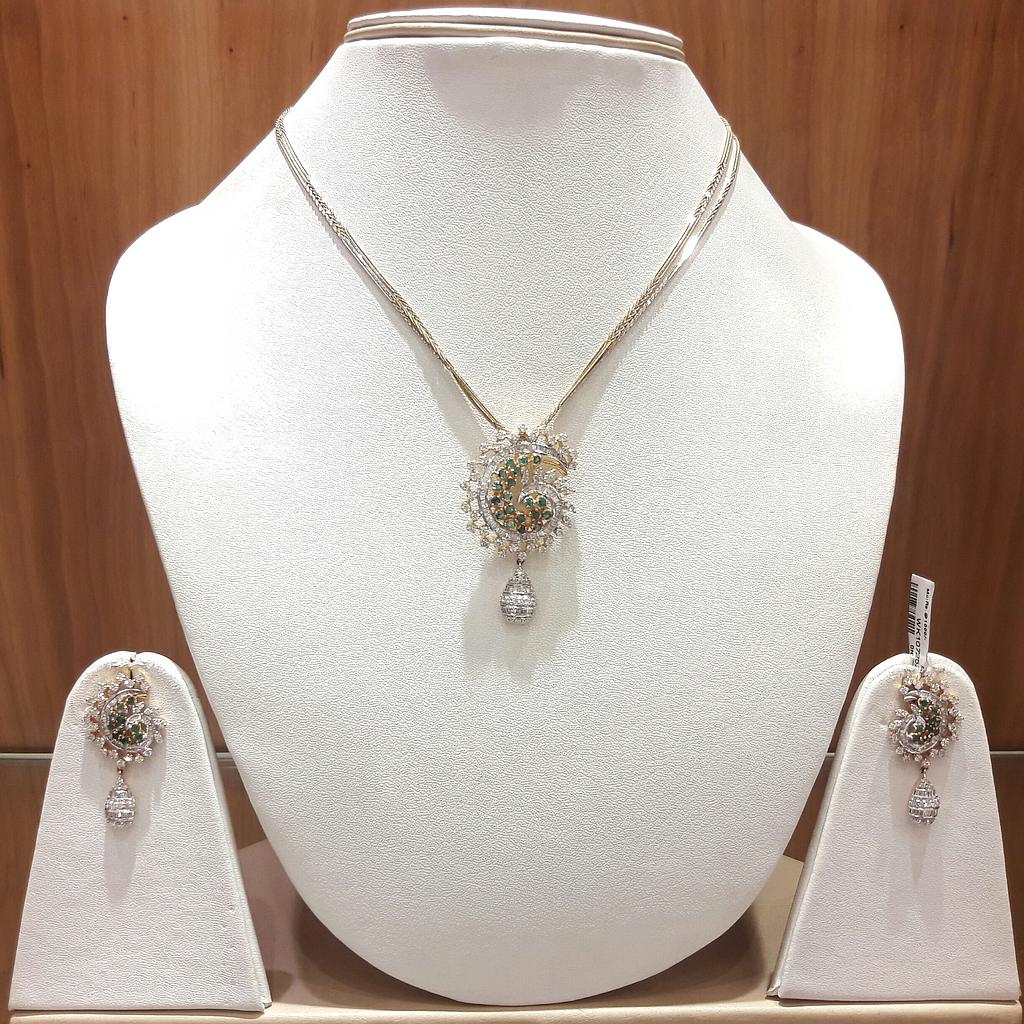 DIAMOND HALF SET PENDENT FANCY