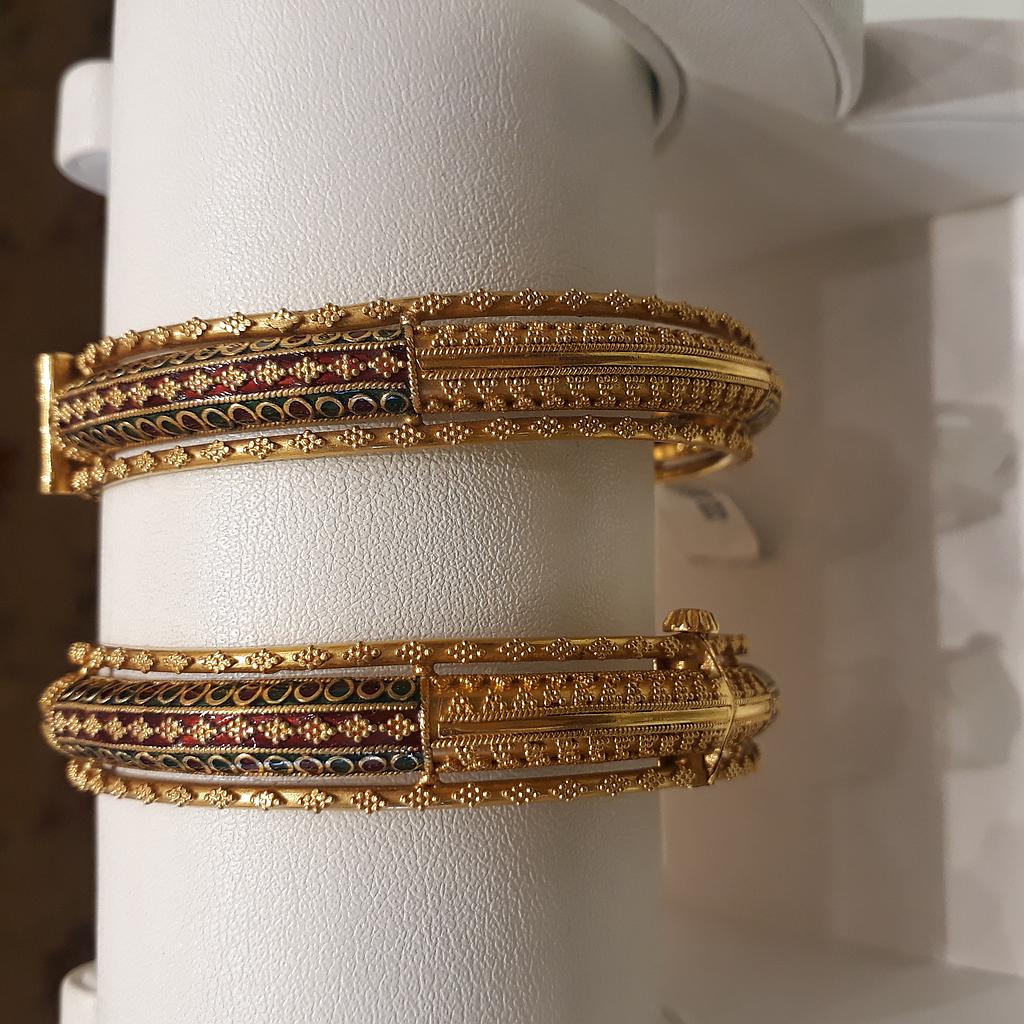 GOLD BANGLE