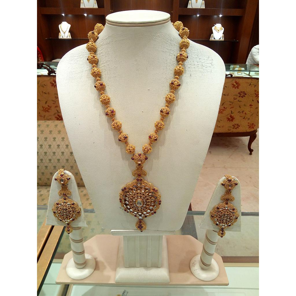 GOLD HALF SET LONG DESIGNER