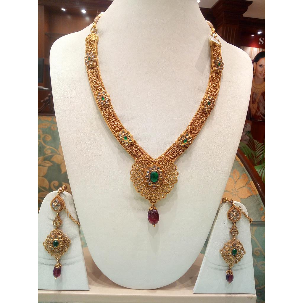 GOLD HALF SET LONG DESIGNER
