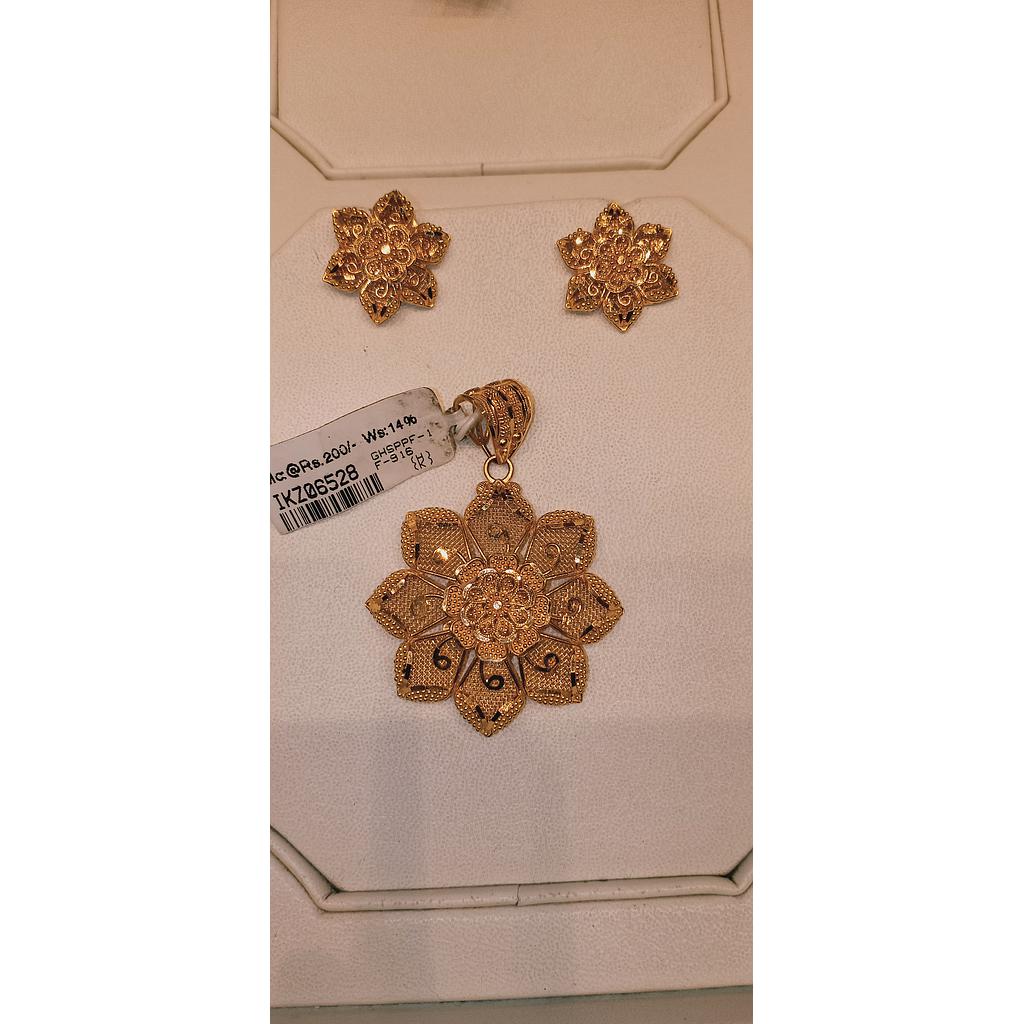 GOLD HALF SET PENDENT PLAIN FANCY