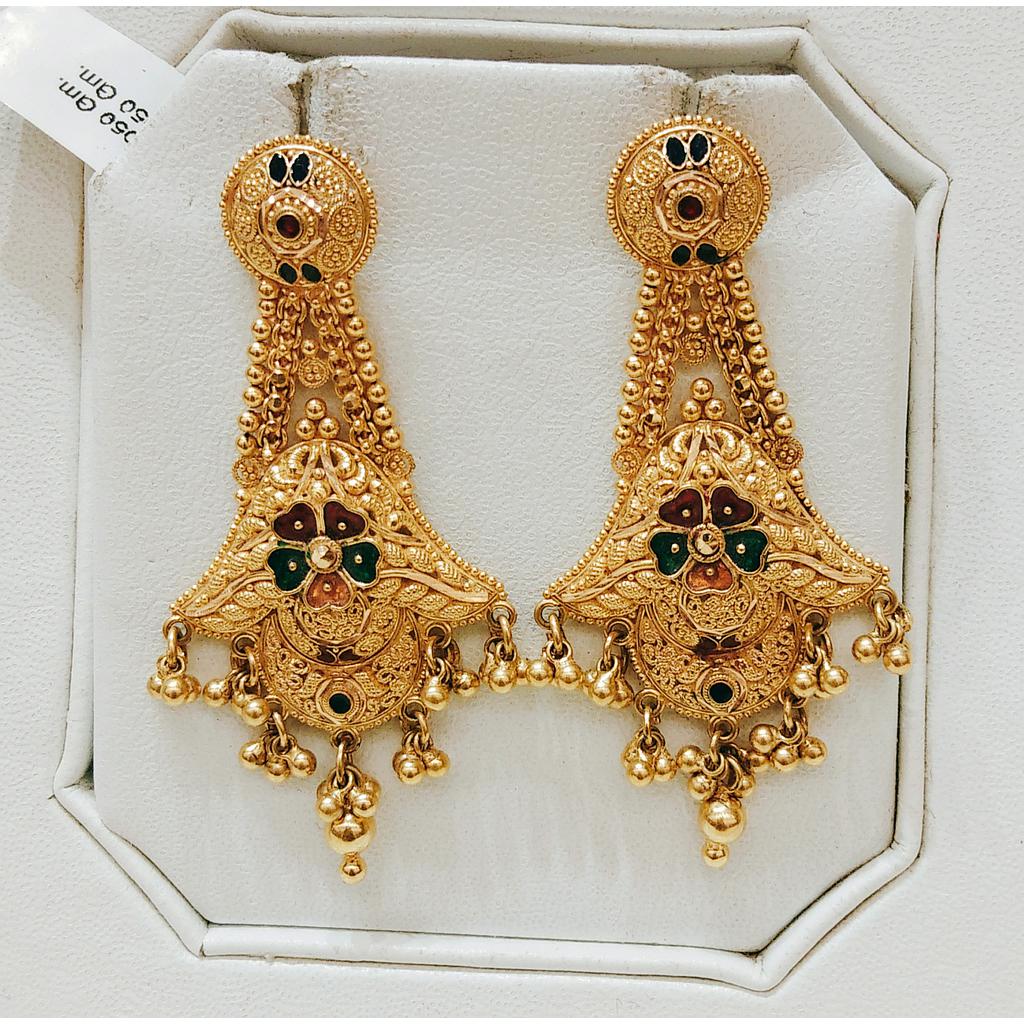 GOLD HANGING