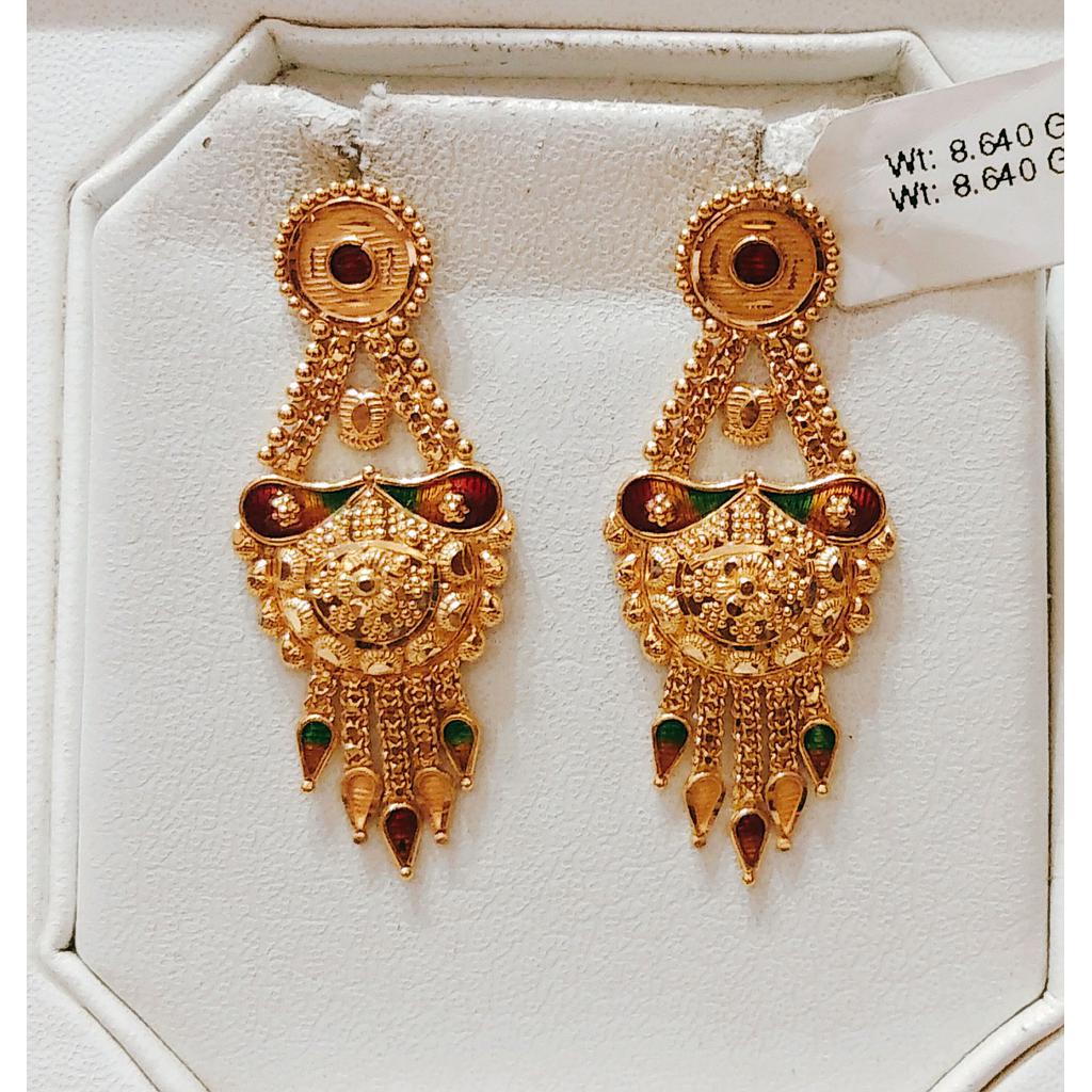 GOLD HANGING