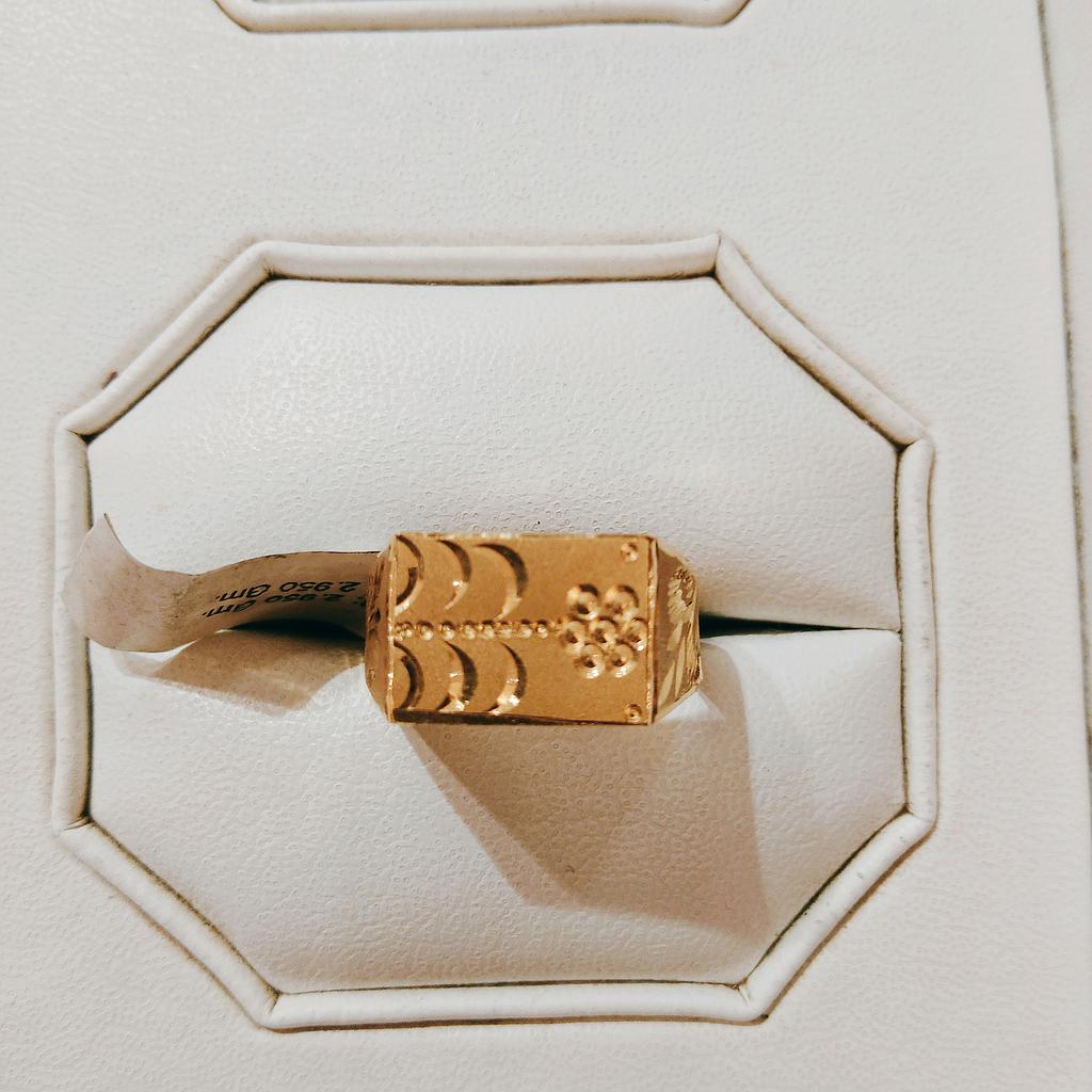 GOLD RING