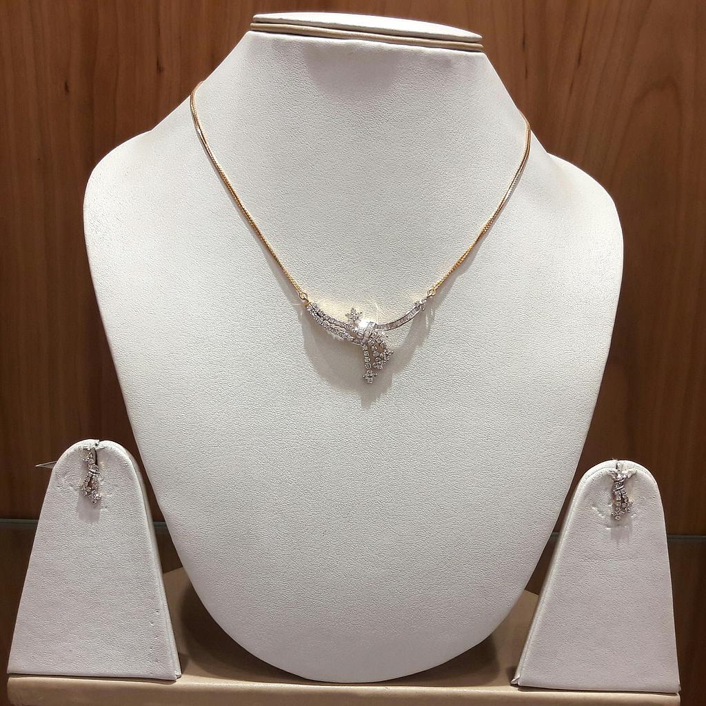 DIAMOND SET PENDENT GENERAL
