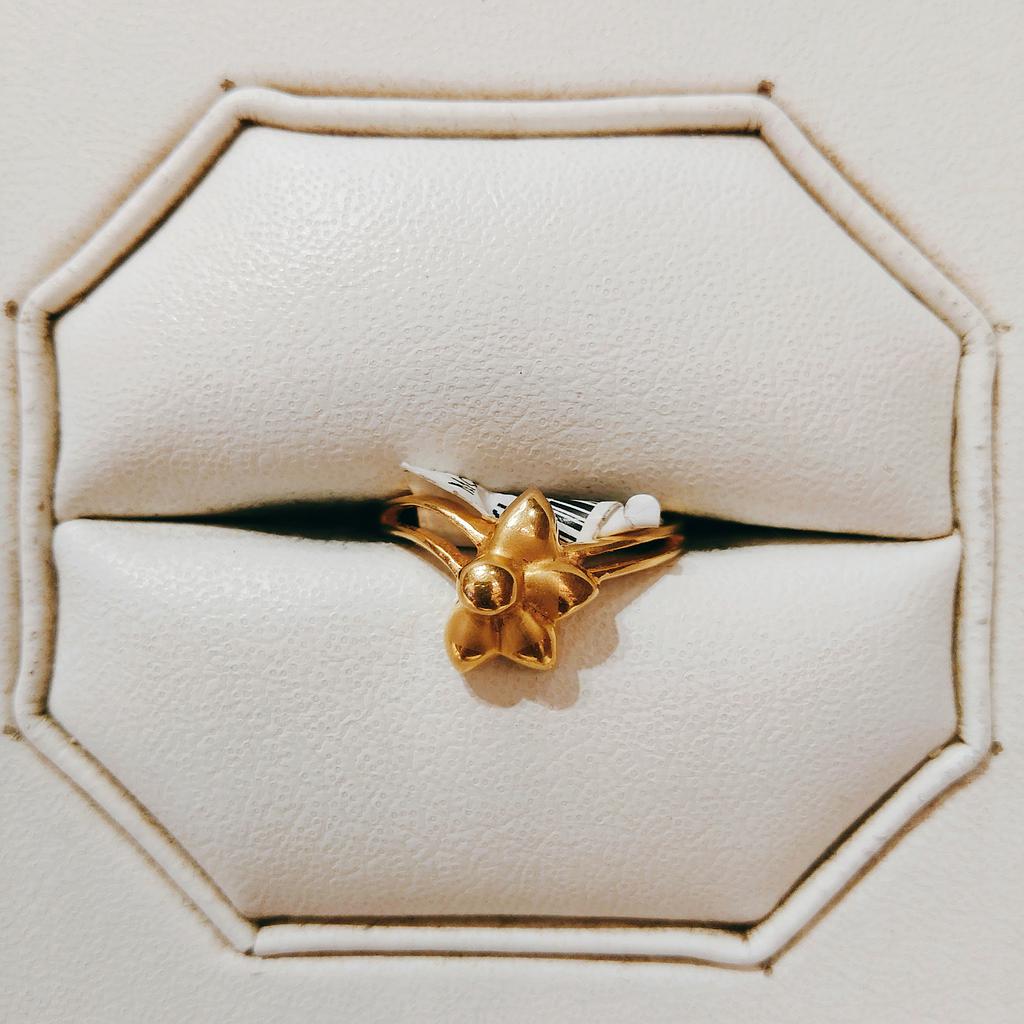 GOLD RING LADIES CASTING EXCLUSIVE
